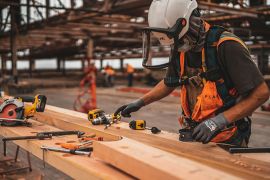 La Corte Suprema reconoce que prohibir la tercerización del núcleo del negocio afectaba la planificación de recursos, la organización productiva y la eficiencia empresarial. / Foto: Foto de Jeriden Villegas en Unsplash.