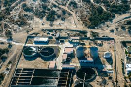 La desalinización implica elevados costos de inversión, largos plazos de ejecución y una alta dependencia energética. / Foto: Fundación Aquae.