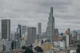 El arbitraje ejecutivo puede ayudar a descongestionar los saturados juzgados colombianos./ Unsplash, Random Institute.