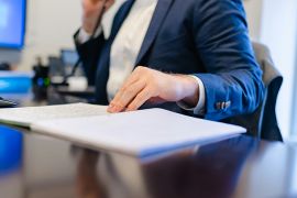 Las recientes reformas exigen que el abogado corporativo participe desde el inicio en las decisiones del negocio. / Foto: Unsplash - Carrie Allen.