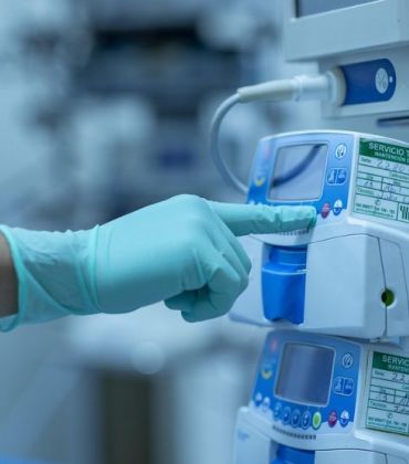 La publicidad de dispositivos médicos debe ajustarse estrictamente a las especificaciones técnicas y usos autorizados del producto./ Canva.