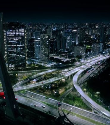 Los inversores deben ser conscientes de los riesgos a los que se expone el mercado de crédito privado. / Unsplash, Daniel Esteves.