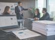 Cambiar el modelo requiere modificar cómo participa Marketing y Desarrollo de Negocios antes, durante y después de una oportunidad. / Foto: imagen creada con ChatGPT.