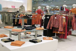 Lojas Renner cuenta con 500 tiendas en Brasil y Uruguay / Bigstock