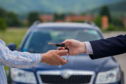 Firma Car financia automóviles a través de arrendamiento puro o leasing / Bigstock