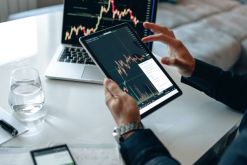 Los bonos recién emitidos devengan un cupón fijo de 5,750 % / Pexels - George Morina