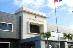 República Dominicana acudió nuevamente al mercado internacional para asegurarse recursos en dólares hasta mediados de año./ Foto Cortesía Ministerio de Hacienda de República Dominicana.