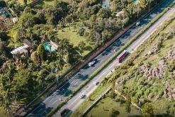 La autopista Bogotá - Girardot es el tramo carretero con pago más transitado de Colombia./ Foto tomada de página web de Vía 40 Express