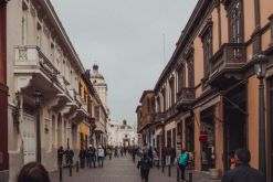 El programa de titulización está respaldado con los flujos de caja de ciertos impuestos del municipio de Lima asignados a un fideicomiso peruano./ Unsplash - Adrián Descal.