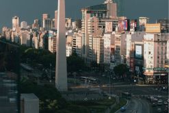 Después de dos años consecutivos de contracción, el Banco Mundial proyecta un crecimiento del Producto Interno Bruto (PIB) de 5 %./ Unsplash - Mario Amé.