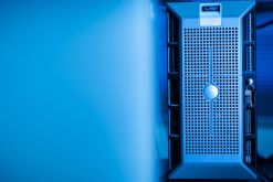 "El compromiso de la alta dirección sigue siendo uno de los puntos más débiles del ecosistema empresarial en América Latina", adelanta Yoab Bitran. Foto: Canva.