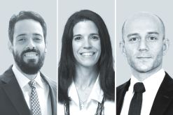 Fabio J. Guzmán Saladín, socio de Guzmán Ariza, Abogados y Consultores (izquierda); María Soledad González, de Bareiro, y Matías Ramírez, de CMS Carey & Allende.