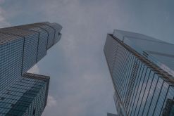 Se estima que en los próximos dos o tres años, en América Latina las pólizas W&I serán utilizadas en al menos una de cada cuatro transacciones de M&A./ Unsplash, Koon Chakhatrakan.