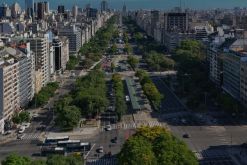 Con la designación de la Autoridad Nacional de Defensa de la Competencia, el país comienza a aplicar un sistema de control previo de M&A. / Unsplash, Juan Pablo Mascanfroni.