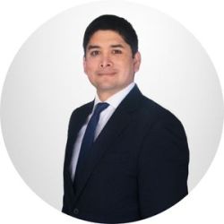 Juan Valera firma Valcaya Legal