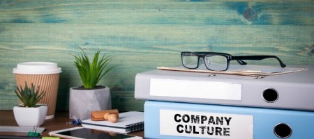 "Como compañías, es de vital importancia desarrollar nuestras actividades bajo una cultura empresarial de dedicación y profesionalismo" / Bigstock