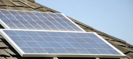Sustentator trabaja en la instalación de proyectos de energía solar fotovoltaica / Fotolia