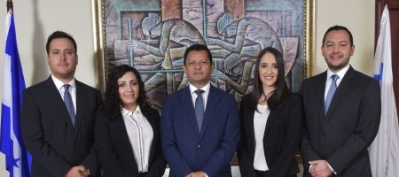Consortium Legal ascendió a cinco socios en Honduras / Bigstock