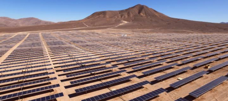 Las plantas de energía solar fotovoltaica Natelu y Yarnel están ubicadas entre los departamentos de Río Negro y Soriano, en el oeste de Uruguay / Unsplash - Antonio García