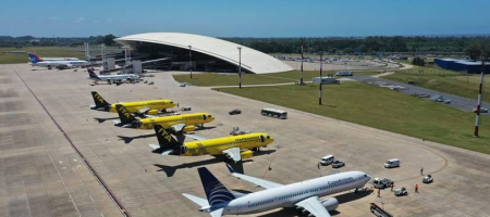 Cerealsur, a través de Puerta del Sur, operaba el Aeropuerto Internacional de Carrasco y el de Puerta del Este y ahora está a cargo de seis terminales ubicados en el interior de Uruguay. / Tomada de la página del Aeropuerto de Carrasco en Facebook.