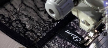 Fundada en 1906, Etam elabora lencería, pijamas y trajes de baño para damas./ Tomada del sitio web de la empresa