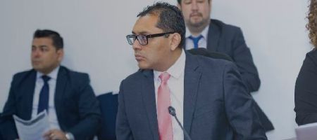 El Ministerio de Hacienda de El Salvador, encabezado por Jerson Paredes, también realizó una operación de gestión de pasivos./ Tomada de la página de la institución en Facebook.