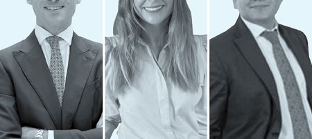 Felipe Vázquez Acedo, de Pérez-Llorca (izquierda); Francisca Frazani, de DLA Piper - Chile, y Héctor G. González, de Ontier - México.