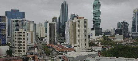 Según el Banco Mundial, Panamá crecerá este año 2,5 %, cifra muy por debajo del 6,5 % de crecimiento en 2023./Foto Darren Miller - Unsplash.