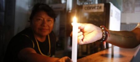 La ministra de Energía anunció que los cortes de suministro eléctrico se extenderán a 14 horas diarias. / Foto: EFE.