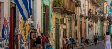 El proceso de bancarización se ha convertido en una prioridad política para Cuba e irá ganando relevancia en los próximos años./ Unsplash - JF Martin.