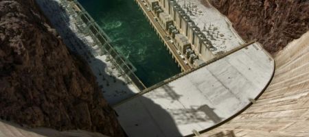 Se espera luz verde a dos proyectos: el fomento de las energías renovables y la modernización de la infraestructura energética. / Foto: Jim Sung, Unspalsh.