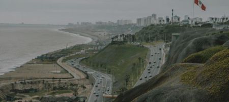 El Banco Mundial proyecta que la economía peruana crecerá 3,1 % este año. / Unsplash - Benjamin.