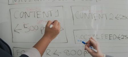un profesional de desarrollo de negocios en una firma legal de LATAM debe ser un comunicador persuasivo. / Unsplash, Christina @ wocintechchat.com.