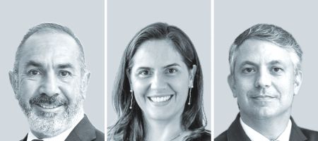 Santiago Villanueva,  de Pérez-Llorca - México (izquierda); Maria Beatriz Grella Vieira, de Demarest Advogados, y Daniel Loria, de Loria Advogados.