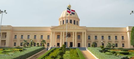 República Dominicana busca mejorar el perfil de la deuda con emisiones de moneda local./ Foto tomada del sitio web del Palacio Nacional. 