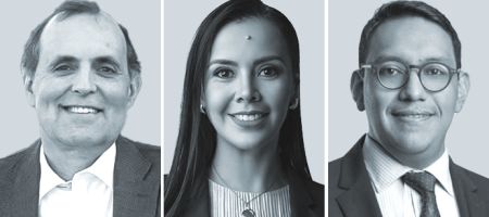 Mauricio Fernández, de Colombara Estrategia Legal (izquierda); Candys Dorado Rodríguez, de Orienta Legal, Juan Carlos Herrera, HvKN Dispute Resolution.