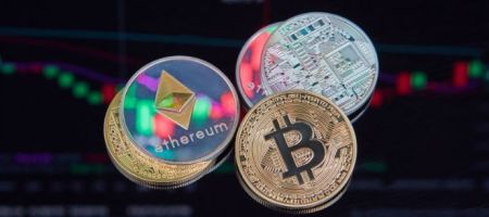 Millones de personas usan sistemas digitales sofisticados desde sus celulares con plena confianza. ¿Por qué no podría ocurrir lo mismo con las criptomonedas? / Canva.