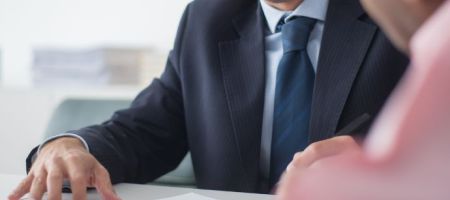 El nuevo reglamento podría incentivar la llegada de corredores internacionales. / Foto: Canva.