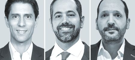 Felipe Mariño, de Cuatrecasas (izquierda); Celso Contin, de Cascione Advogados (centro), y Daniel Gancz, de FisherBroyles. 