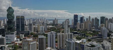 El buen desempeño de la deuda pública panameña fue determinante en el crecimiento de 20 % experimentado por el mercado de valores local en 2024./ Unsplash - Sol Cerrud.