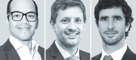 David Claros, de GarciaBodan - El Salvador (izquierda); Gonzalo Ochoa, de Beccar Varela (centro), e Ignacio Lagos, de Cleary Gottlieb Steen & Hamilton.