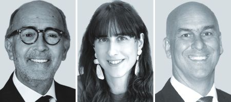 Rafael Fontana, de Cuatrecasas (izquierda); Beatriz Hidalgo, de FerradaNehme, y Gonzalo Raffo Moncloa, de Hernández & Cía.