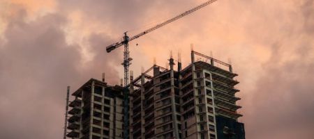 Con sus 33 años de operación, el despacho Benites, Vargas & Ugaz Abogados se presenta no solo como testigo de estas fases del desarrollo de la práctica penal, sino también como uno de sus actores importantes. / Unsplash, Jefferson Sees.