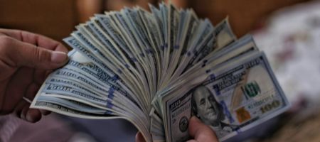 La medida implicaría un giro en la estrategia de diversificación del sistema previsional colombiano, que a noviembre de 2025 administraba 527,3 billones de pesos colombianos. / Foto: Unsplash - Viacheslav Bublyk.