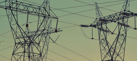 Con licitaciones que superan los 3.000 megavatios (MW), Guatemala, Panamá y Honduras consolidan un modelo más ordenado, competitivo y confiable. / Unsplash - Fré Sonneveld.