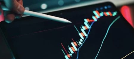 La necesidad de esta reforma no solo responde a una actualización tecnológica, sino a la urgencia de blindar la competencia y profundizar la inclusión financiera. / Foto: Unsplash - Jason Briscoe.