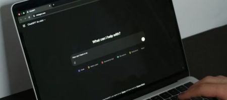 El Congreso mexicano ha presentado 87 iniciativas relacionadas con la inteligencia artificial a fines de 2025, un reflejo del creciente interés por regular estas tecnologías. / Foto: Unsplash - Igor Omilaev.