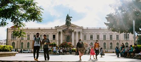 La derogación no solo elimina el requisito de nacionalidad, sino también una disposición vinculada a la supervisión consolidada de matrices extranjeras. / Unsplash - Mauricio Cuéllar.