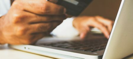 La norma deroga la Resolución 16 del 25 de agosto de 2022 y amplía las facultades operativas del MININT sobre el sistema financiero. / Foto: Unsplash - rupixen.