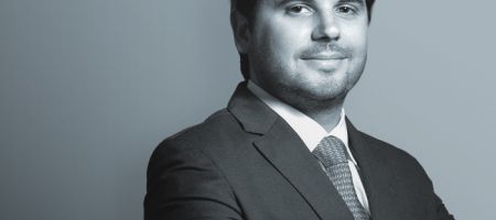El experto en M&A explica que las administradoras de fondos tipo private equity dominicanas comenzaron a destinar capital a empresas privadas en lugar de limitarse a instrumentos de renta fija. / Foto: Pellerano Nadal. 